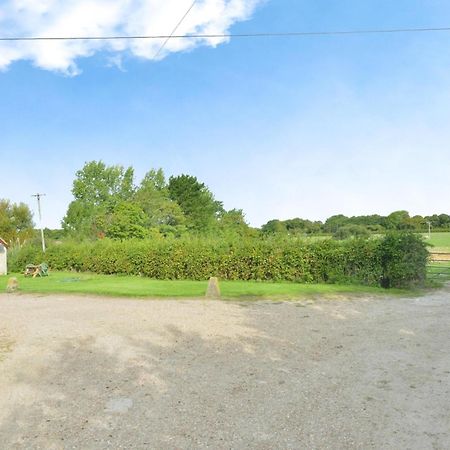 Willows Calbourne Екстериор снимка